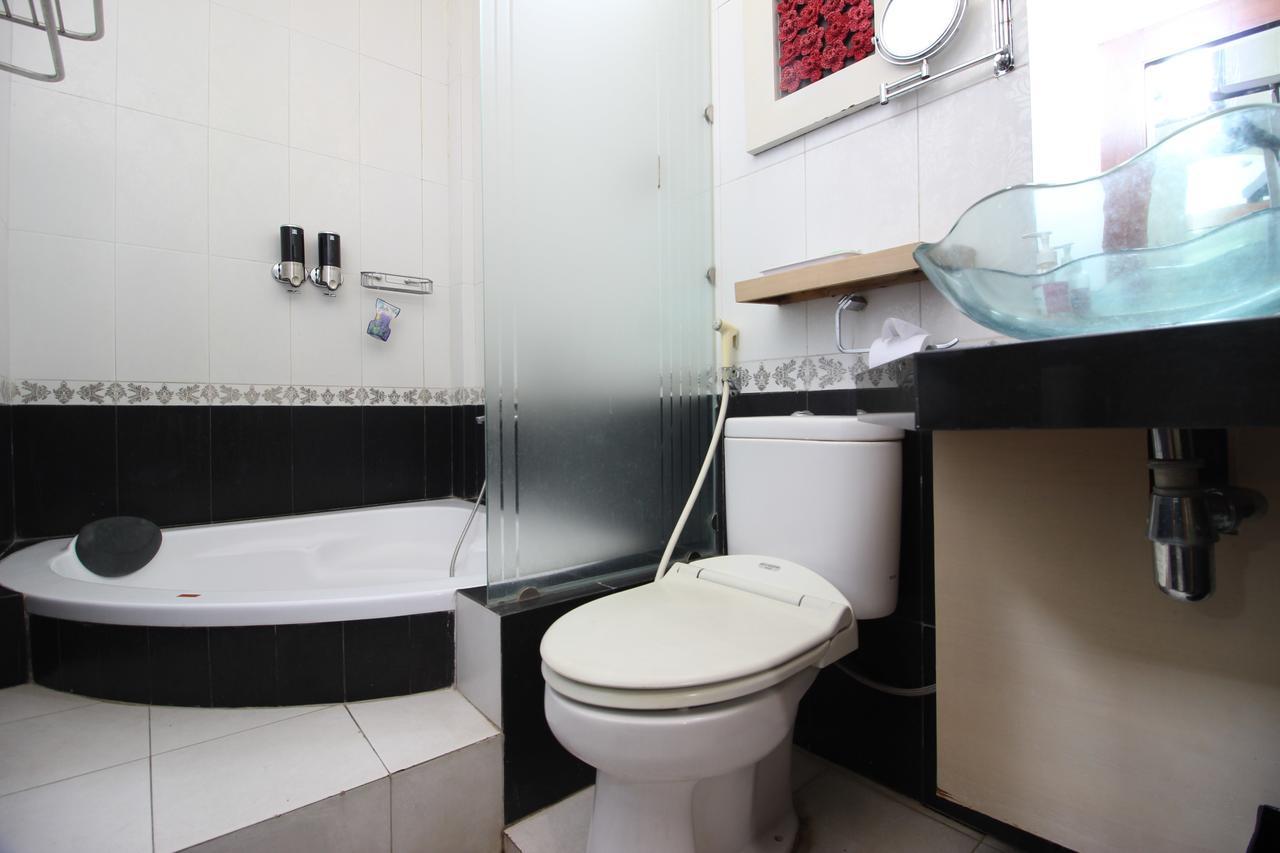 Reddoorz Plus Near Tugu Jogja 2 요그야카르타 외부 사진